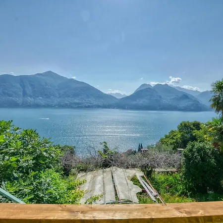 Apartment Pezzo 3-bedroom Lakeview With Shared Garden And Terrace