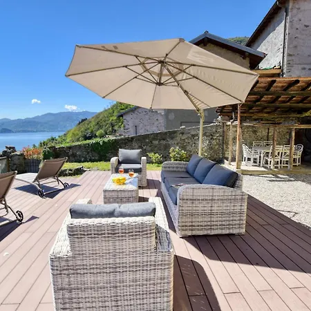 Pezzo 3-bedroom Lakeview With Shared Garden And Terrace * San Siro (Lombardy)